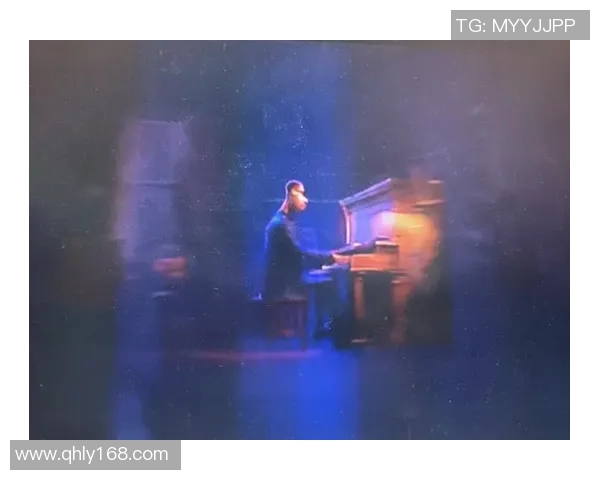 孤独的足球明星在绿茵场上的追梦旅程与心灵探索之旅